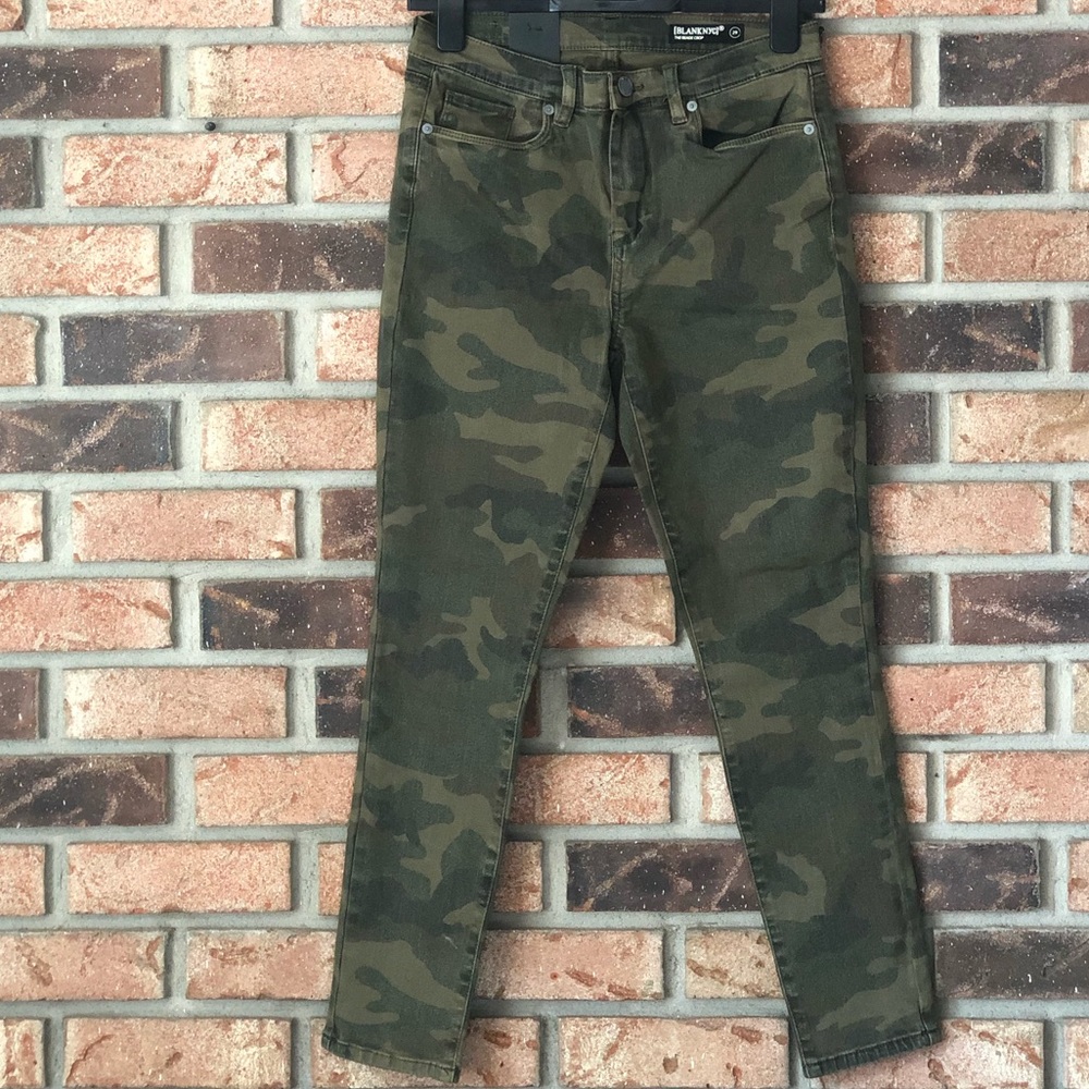 BlankNYC Denim The Reade Crop Skinny Jeans